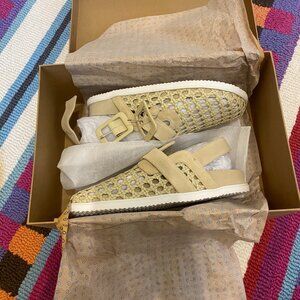 NWT Charlotte Stone Porter Woven Oat unworn, brand new, size 7